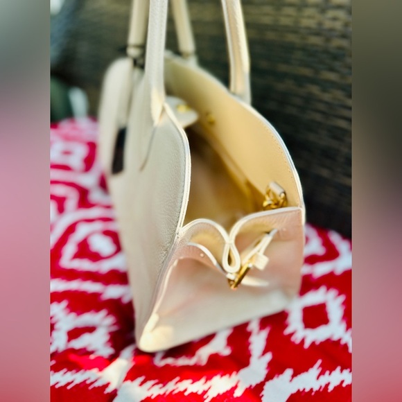 Claudia Firenze Pebbled Leather Tote | Made in Italy | Capsule Closet Must-Have - Picture 5 of 10